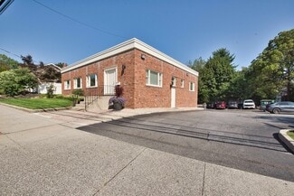 Plus de détails pour 121 Pulaski Rd, Kings Park, NY - Bureau à vendre