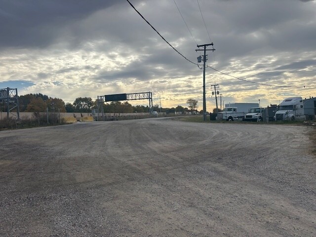 18130-18134 NW Frontage Rd, Joliet, IL à louer - Photo de l’immeuble – Image 2 sur 15