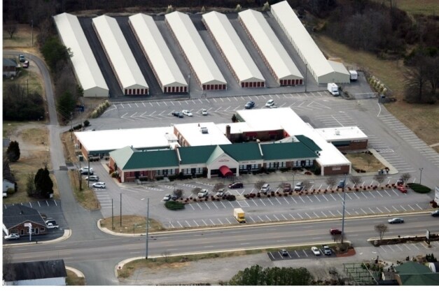 2725 Franklin Turnpike, Danville, VA à louer Photo principale– Image 1 sur 7