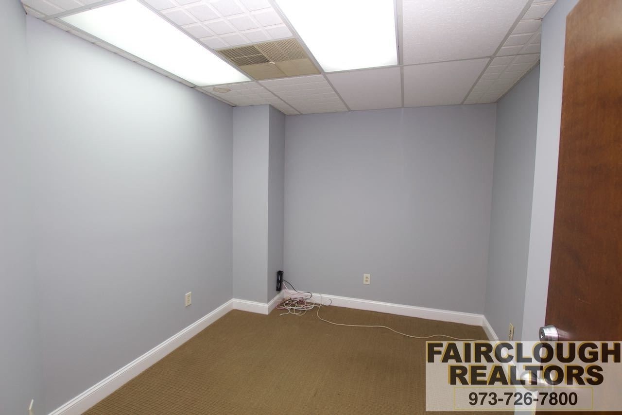 490 Schooleys Mountain Rd, Hackettstown, NJ 07840 - Lot 3B-91 - - Photo intérieure - Image 1 of 1