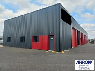 Plus de détails pour Local d'activités à louer