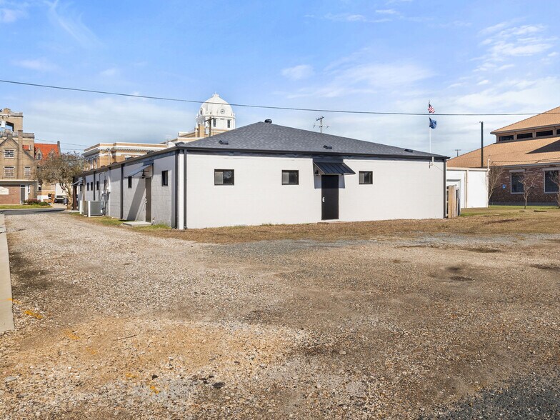 213 W 2nd St, Deridder, LA à louer - Photo de l’immeuble – Image 3 sur 10