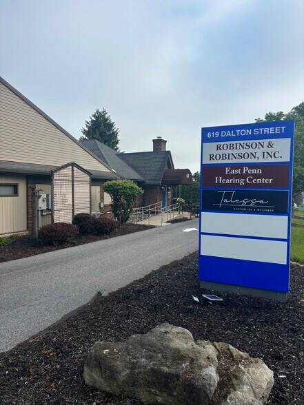 619A Dalton St, Emmaus, PA à louer - Photo de l’immeuble – Image 2 sur 10