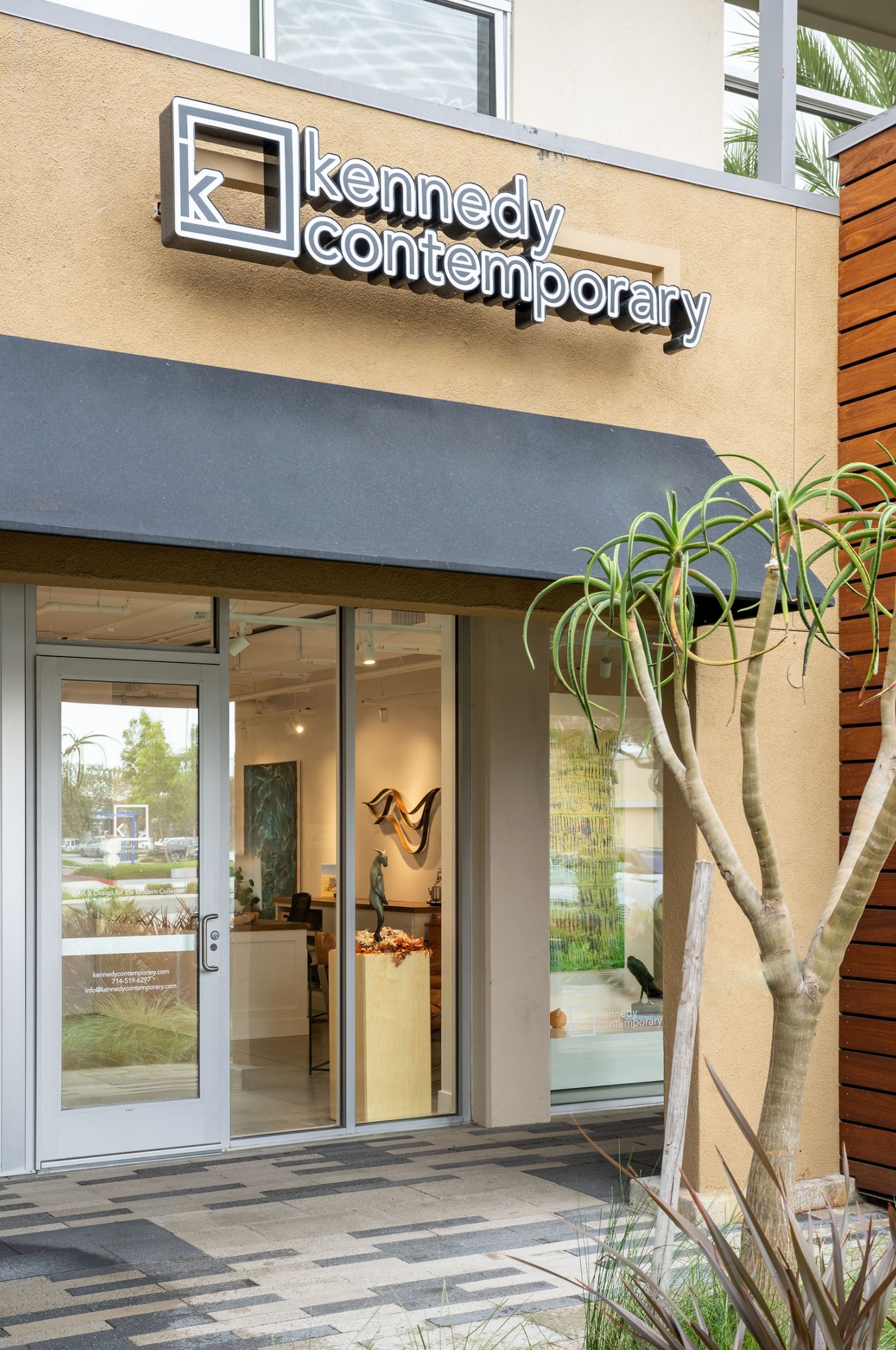 2131 Westcliff Dr, Newport Beach, CA à louer Photo de l’immeuble– Image 1 sur 6