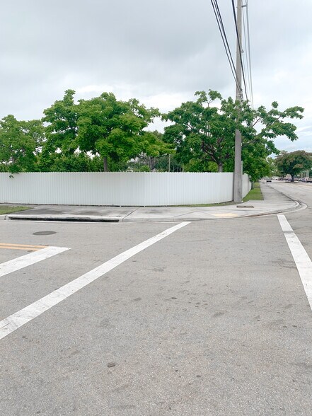 1401 NW 108th Ave, Sweetwater, FL à louer - Photo de l’immeuble – Image 3 sur 7