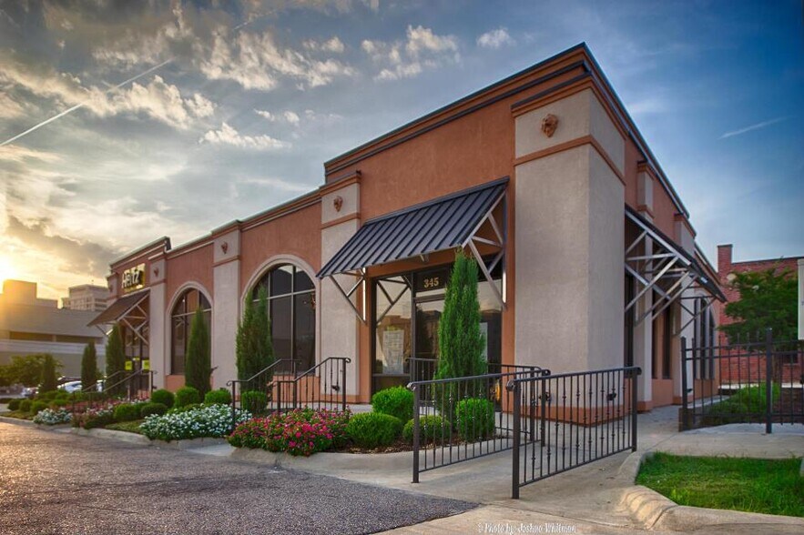 341-345 Molton St, Montgomery, AL à louer - Photo de l’immeuble – Image 2 sur 5