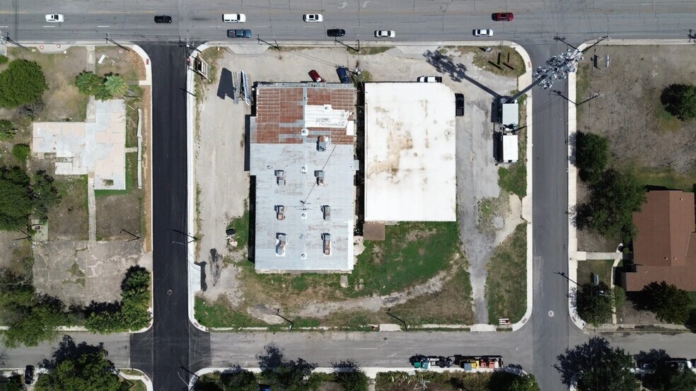 3570-3580 Culebra Road portefeuille de 2 biens à vendre sur LoopNet.fr - Aérien – Image 3 sur 8