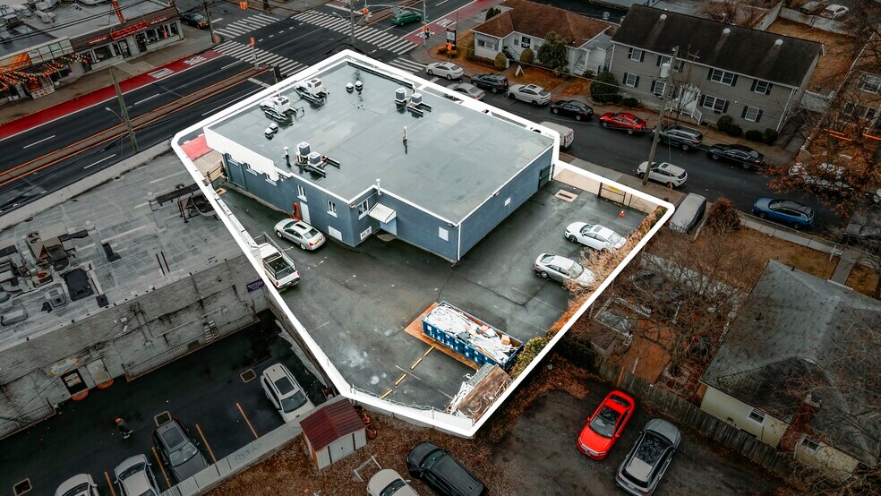 1475 Hylan Blvd, Staten Island, NY à vendre - Photo de l’immeuble – Image 1 sur 39