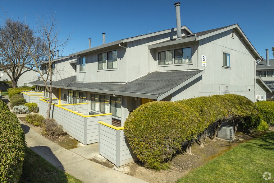 2477 Sycamore Ln, Davis, CA à vendre - Photo principale – Image 1 sur 1