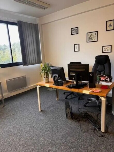 Bureau dans Noisy-le-Grand à louer - Photo de l’immeuble – Image 2 sur 6