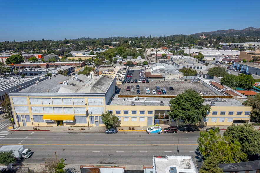 403 S Raymond Ave, Pasadena, CA à vendre - Photo de l’immeuble – Image 3 sur 20