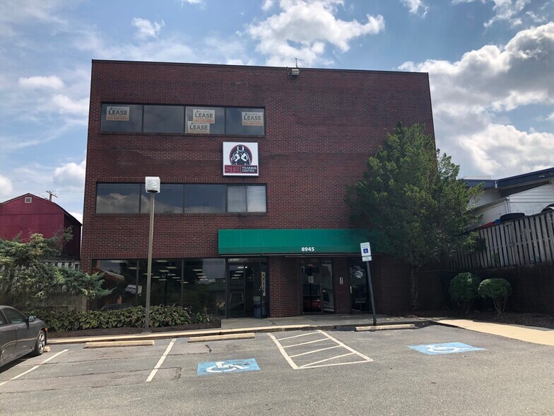 8945 N Westland Dr, Gaithersburg, MD à louer - Photo de l’immeuble – Image 2 sur 2