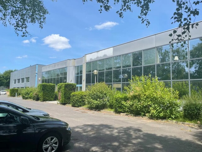 Plus de détails pour Bureau, Local d'activités à louer