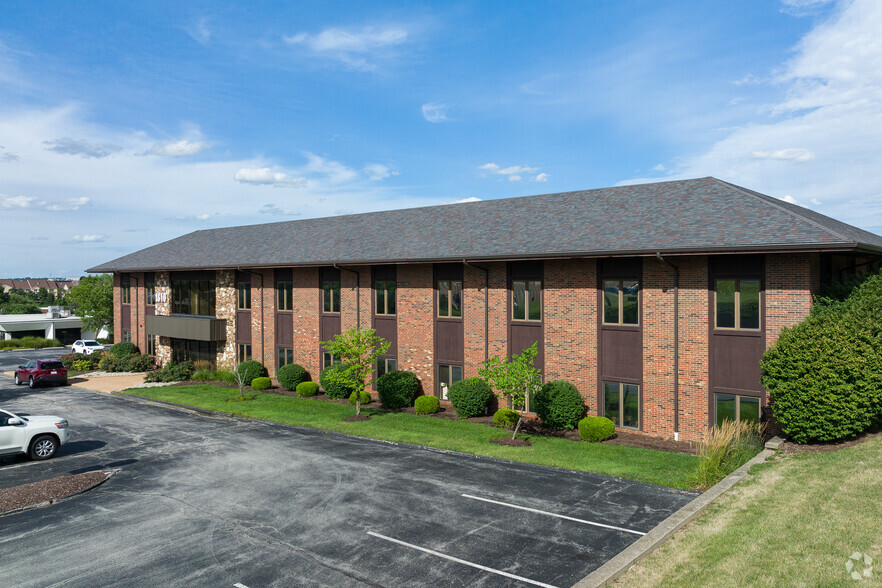 1810 Craig Rd, Saint Louis, MO à louer - Photo de l’immeuble – Image 2 sur 4