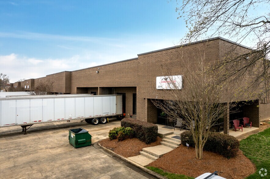 3301 Woodpark Blvd, Charlotte, NC à louer - Photo de l’immeuble – Image 2 sur 6