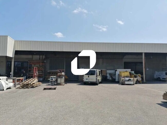 Plus de détails pour 53 Avenue Carnot, Neuville-sur-Saône - Bureau, Local d'activités à louer