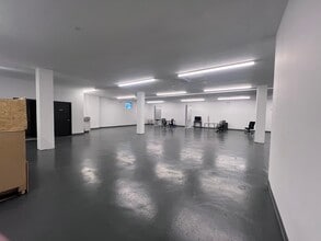 39-04 29th St, Long Island City, NY à louer Photo intérieure– Image 2 sur 7