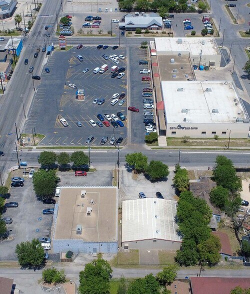 2508 Buena Vista St, San Antonio, TX à vendre - Photo de l’immeuble – Image 3 sur 13