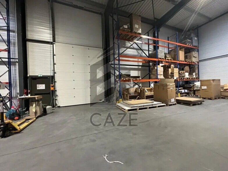 Bureau dans Saint-Magne-de-Castillon à louer - Photo de l’immeuble – Image 3 sur 8