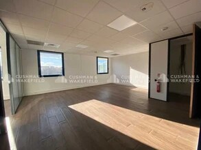 1 Rue Mahatma Gandhi, Aix-en-Provence à louer Photo de l’immeuble– Image 2 sur 5