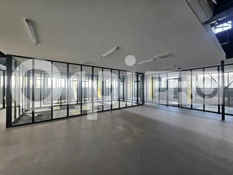 Bureau dans Reims à louer - Photo de l’immeuble – Image 3 sur 12
