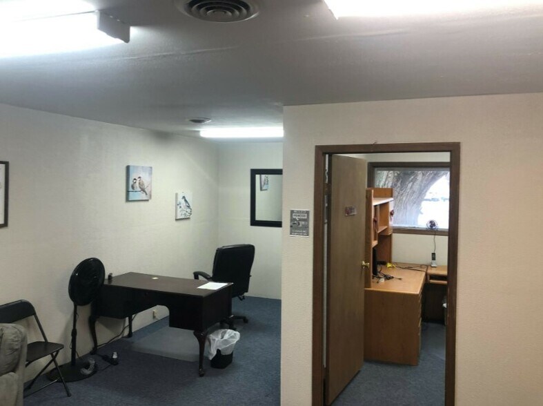 606 N Saginaw St, Lapeer, MI à louer - Photo intérieure – Image 2 sur 7