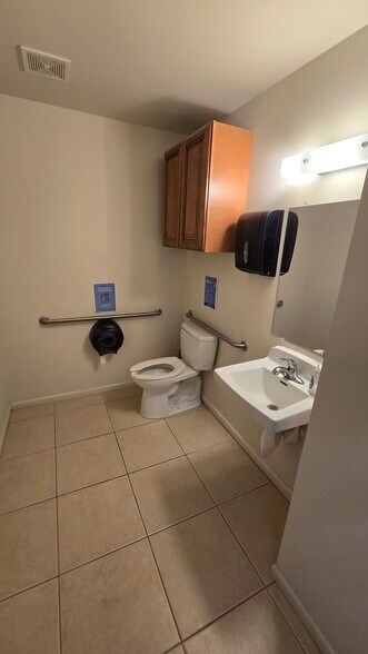 4250 N Wickham Rd, Melbourne, FL à louer - Photo intérieure – Image 3 sur 12
