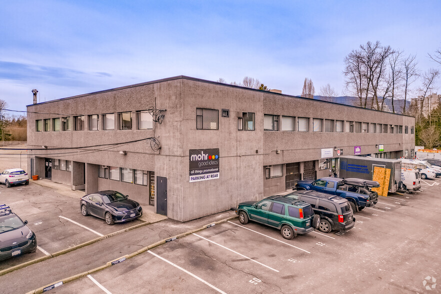 1801-1861 Welch St, North Vancouver District, BC à louer - Photo de l’immeuble – Image 1 sur 4