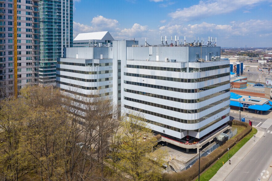 55 Town Centre Ct, Toronto, ON à louer - Photo de l’immeuble – Image 3 sur 6