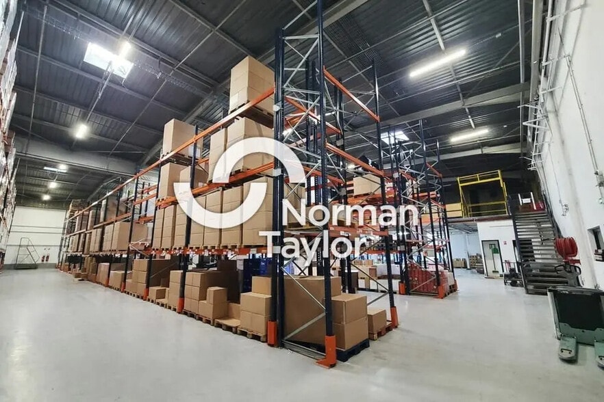 Local d’activités dans Bayonne à louer - Photo intérieure – Image 1 sur 4