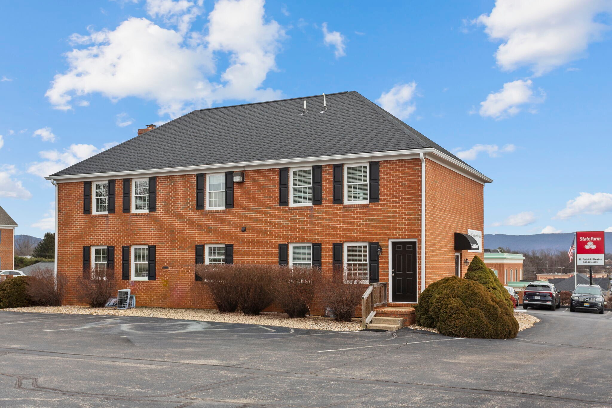 20 Stoneridge Dr, Waynesboro, VA à louer Photo de l’immeuble– Image 1 sur 26