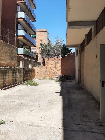 Industriel/Logistique dans Sant Feliu de Llobregat, Barcelona à louer - Photo de l’immeuble – Image 3 sur 3