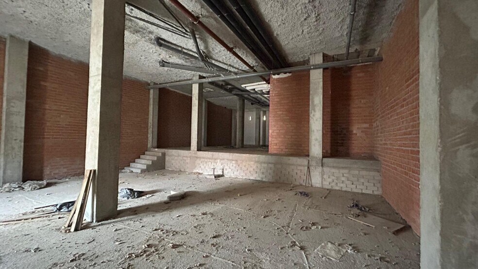 Local commercial dans Zaragoza, Zaragoza à vendre - Photo de l’immeuble – Image 3 sur 13