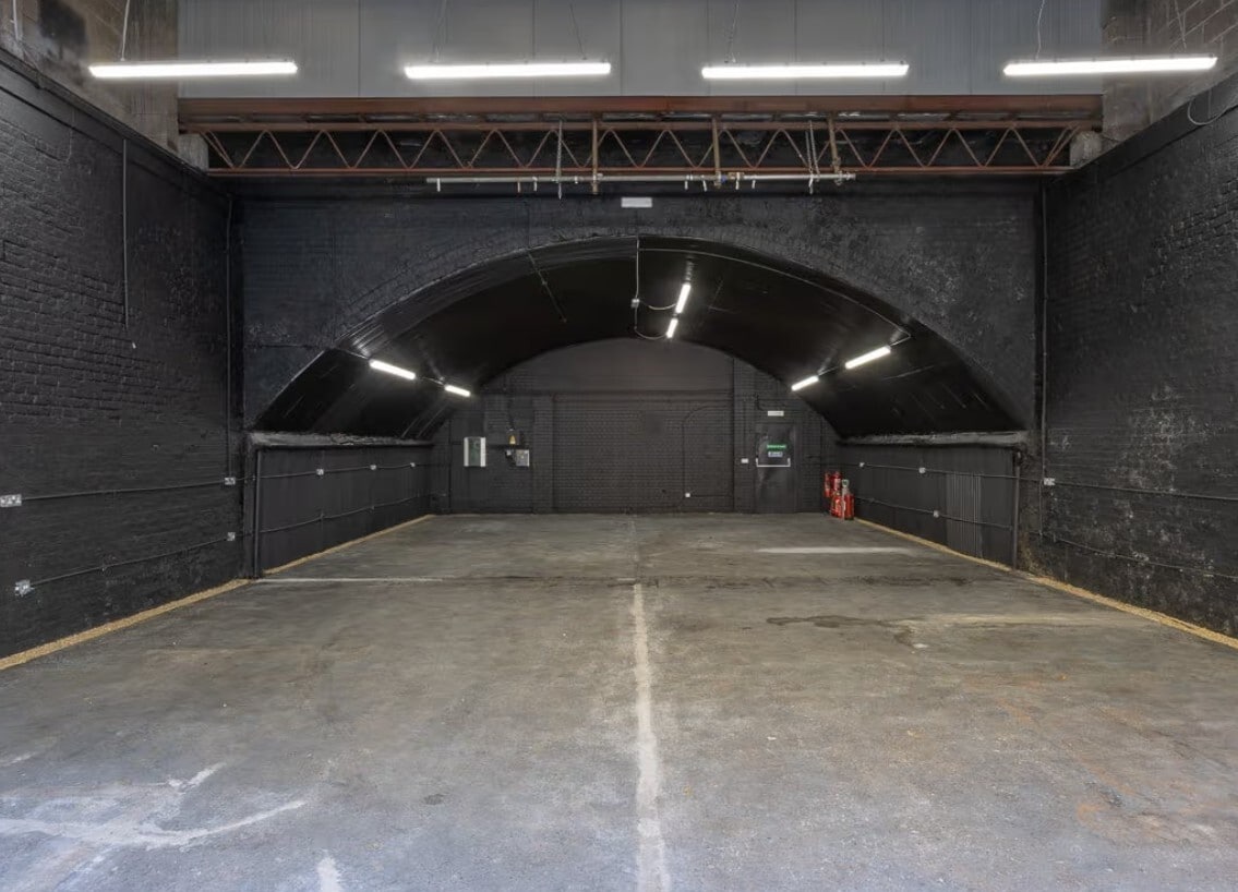 Bohemia Pl, Londres à louer Photo intérieure– Image 1 sur 3