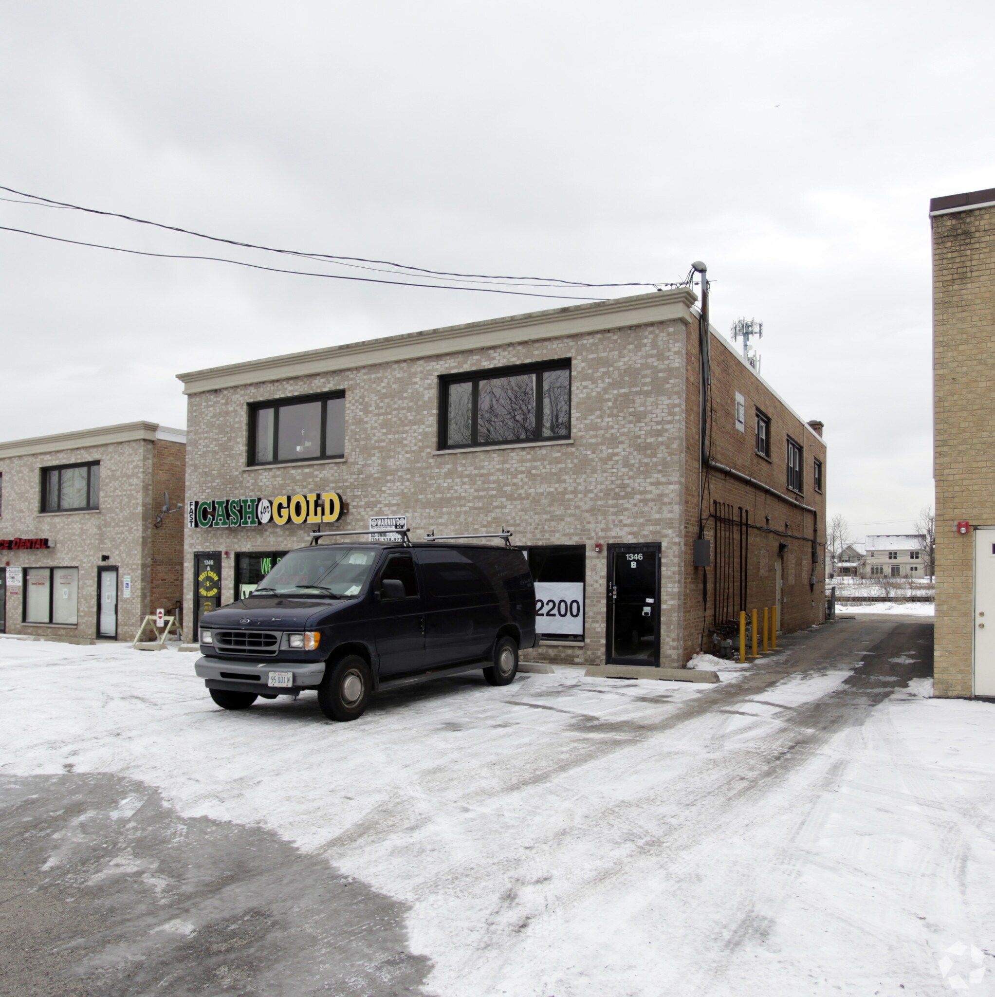 1346 W Irving Park Rd, Bensenville, IL à louer Photo principale– Image 1 sur 19