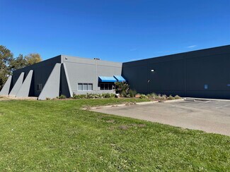 Plus de détails pour 3780 Flightline Dr, Santa Rosa, CA - Industriel/Logistique à louer
