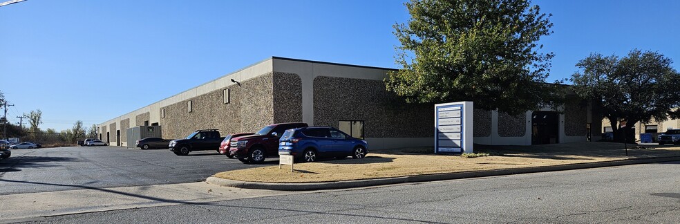 4116-4118 Will Rogers Pky, Oklahoma City, OK à louer - Photo de l’immeuble – Image 1 sur 7