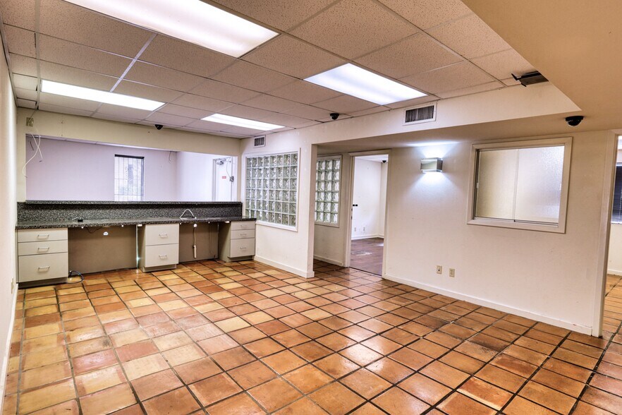 9000 Wurzbach Rd, San Antonio, TX à louer - Photo de l’immeuble – Image 2 sur 7