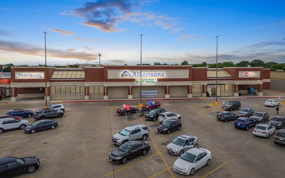 3525 Sycamore School Rd, Fort Worth, TX à vendre - Photo de l’immeuble – Image 1 sur 6