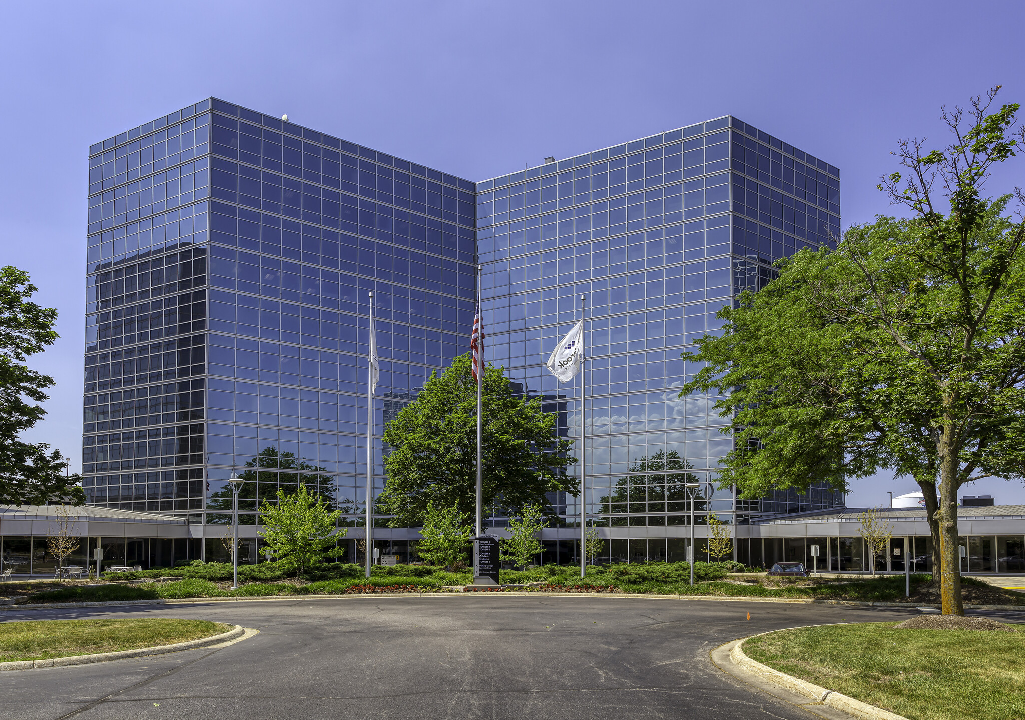 1 Westbrook Corporate Ctr, Westchester, IL à louer Photo de l’immeuble– Image 1 sur 8