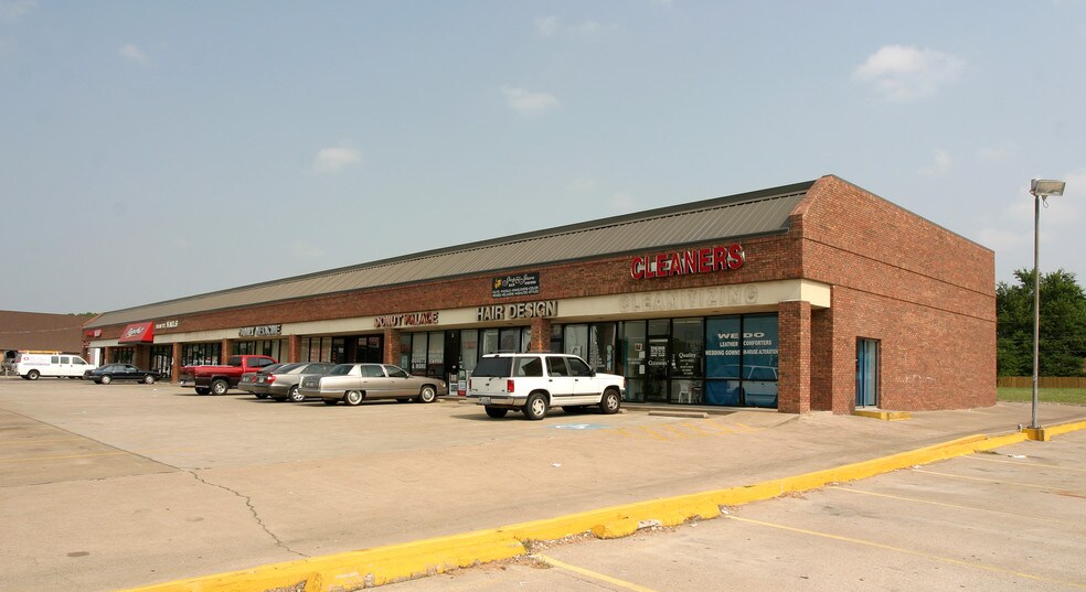 1316 Sycamore School Rd, Fort Worth, TX à louer - Photo principale – Image 1 sur 5