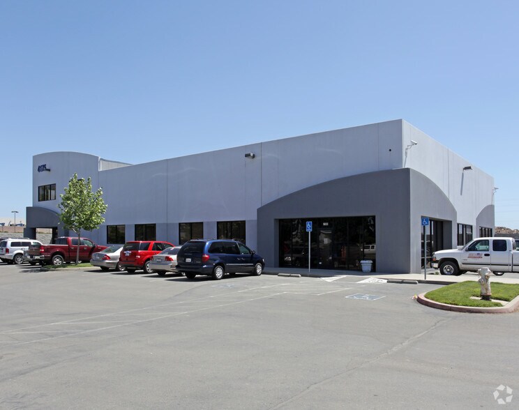 4175 Cincinnati Ave, Rocklin, CA à louer - Photo de l’immeuble – Image 2 sur 3