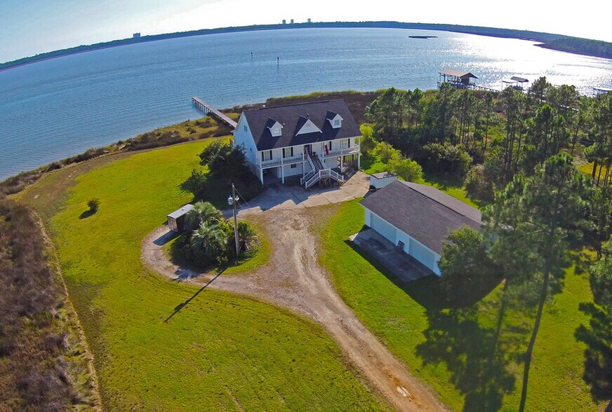 17344 Oyster Bay Rd, Gulf Shores, AL à vendre - Photo principale – Image 1 sur 15