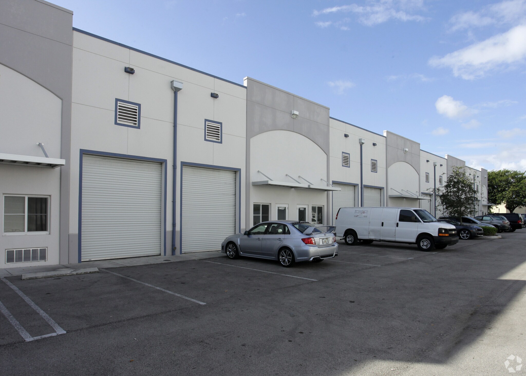 14141-14157 SW 119th Ave, Miami, FL à louer Photo de l’immeuble– Image 1 sur 13