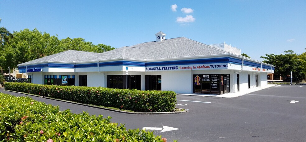 6360 presidential Ct, Fort Myers, FL à louer - Photo de l’immeuble – Image 3 sur 8