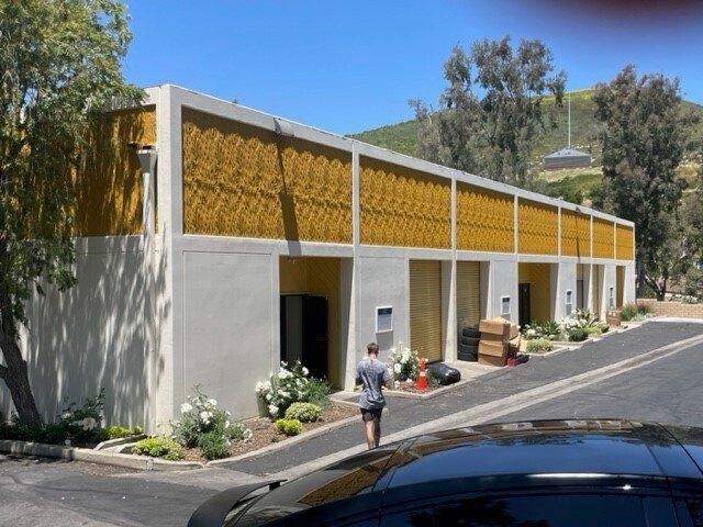 5740 Corsa Ave, Westlake Village, CA à louer - Photo principale – Image 2 sur 2