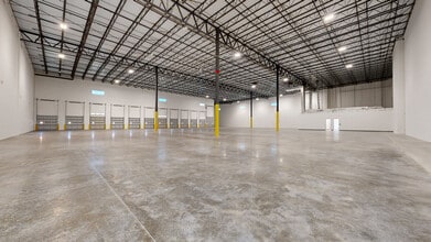 8130 NW 74th St, Medley, FL à louer Numérisation 3D Matterport– Image 1 sur 15