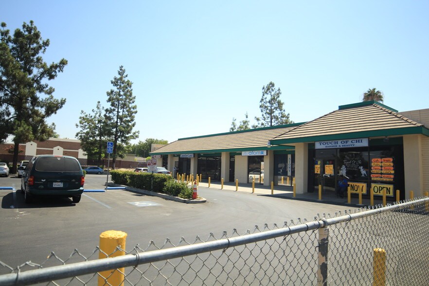 4601-4619 Wilson Rd, Bakersfield, CA à louer - Photo principale – Image 1 sur 4