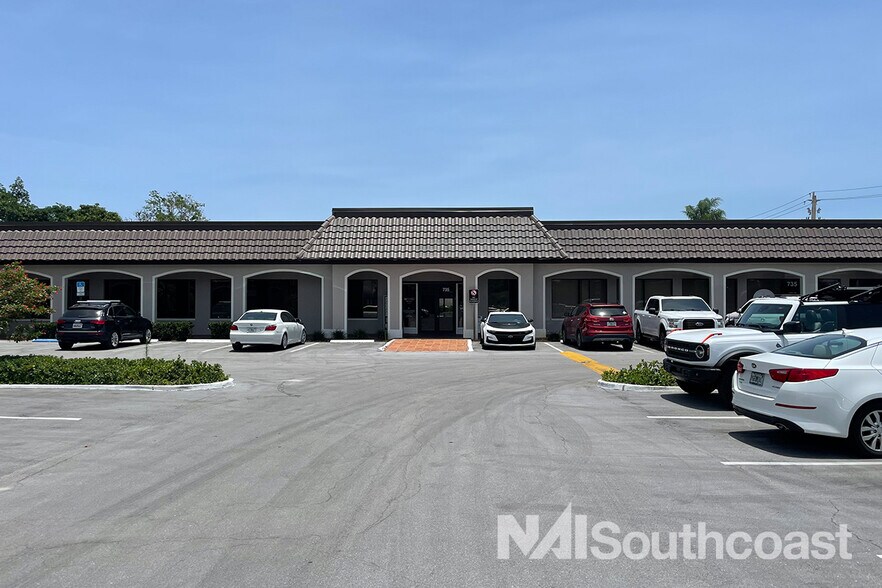 715-735 Colorado Ave, Stuart, FL à louer - Photo de l’immeuble – Image 2 sur 11