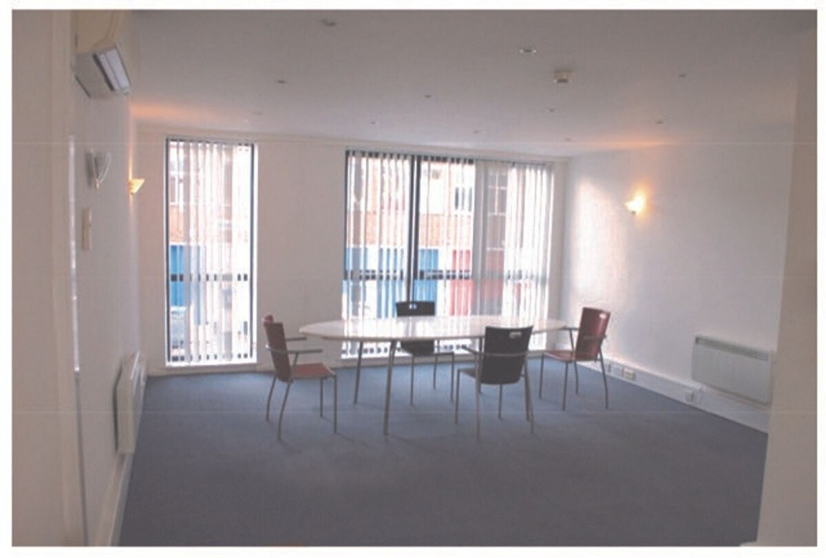 Acme Rd, Watford, HRT WD24 5AL - Lot 7D - - Photo intérieure - Image 1 of 1